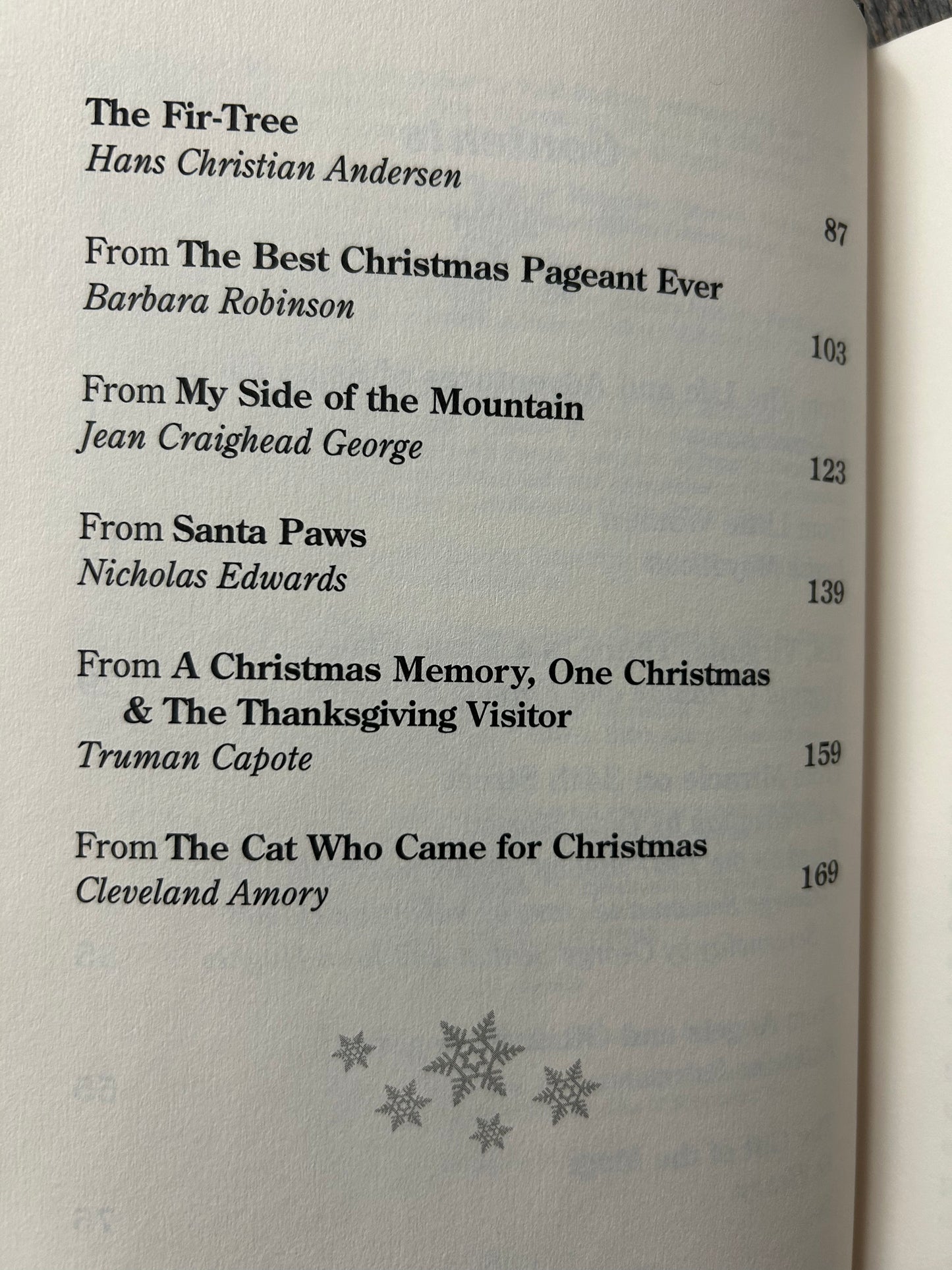 A Christmas Treasury: Twelve Holiday Stories