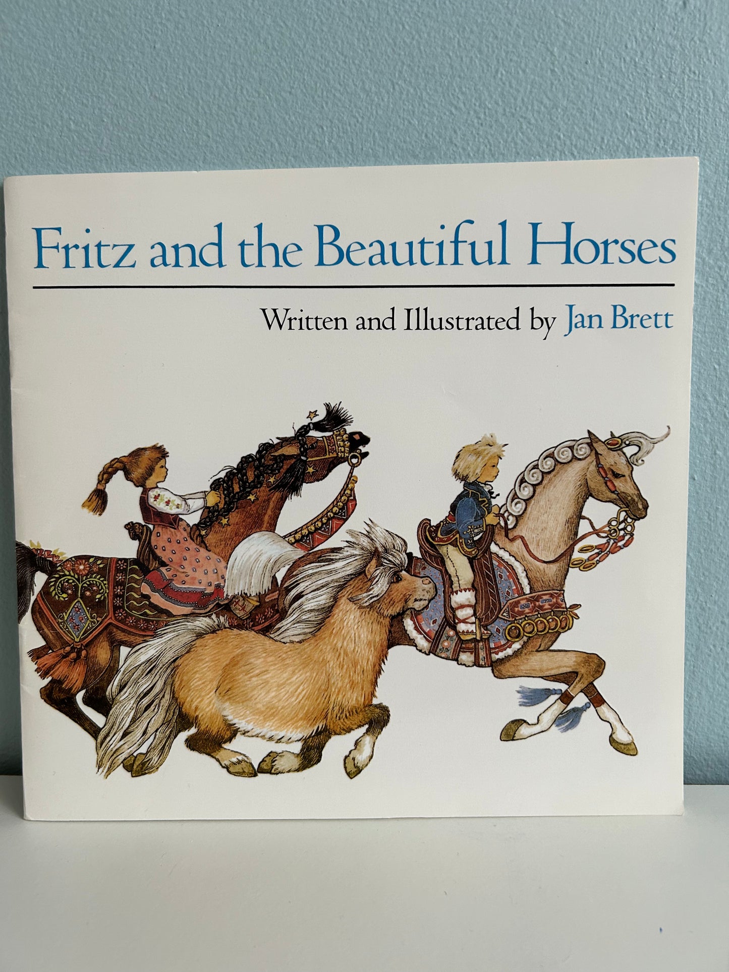Jan Brett: Fritz and the Beautiful Horses