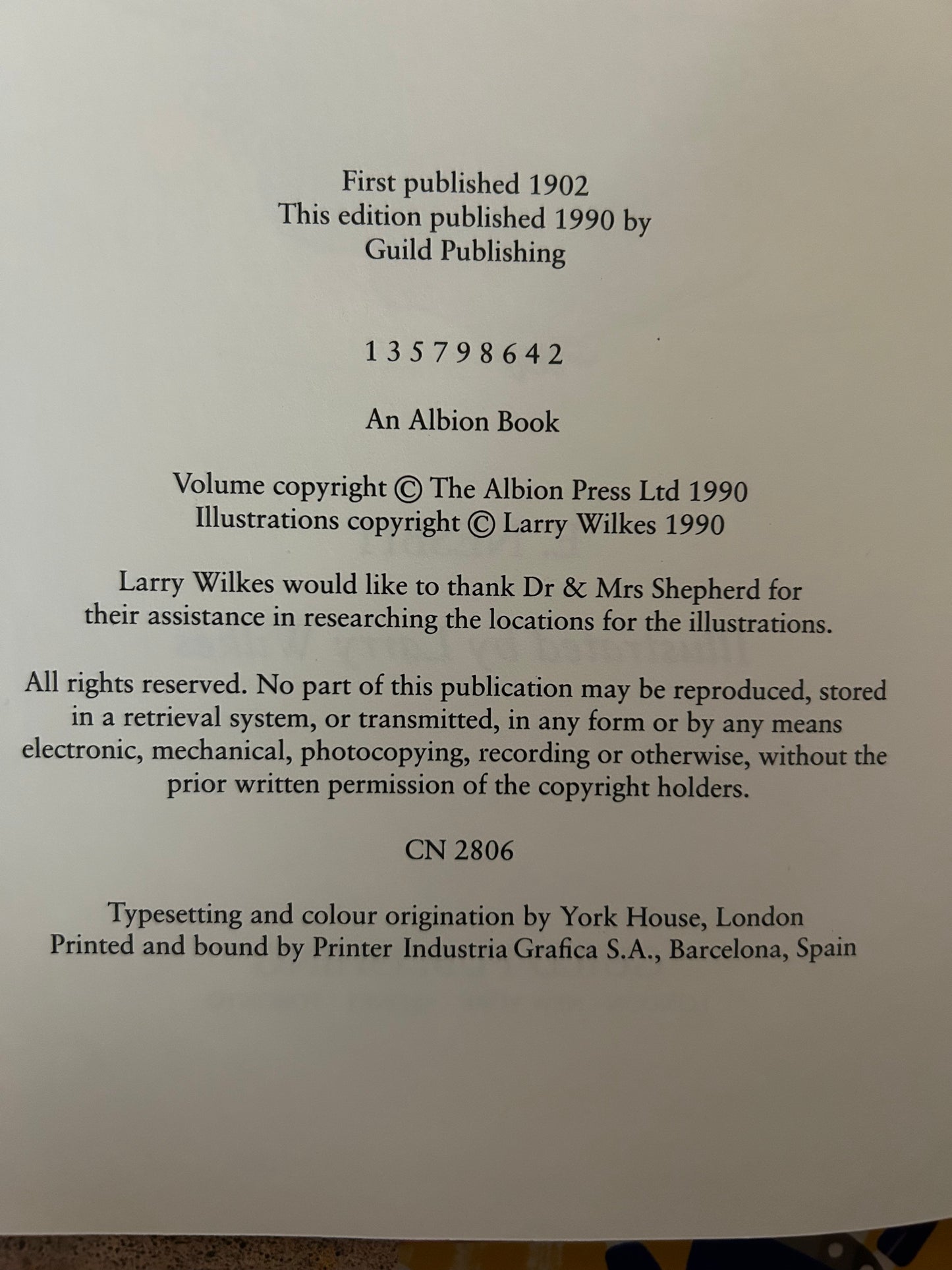 Five Children and It by E.Nesbit (1990 edition Illustrated by Larry Wilkes)